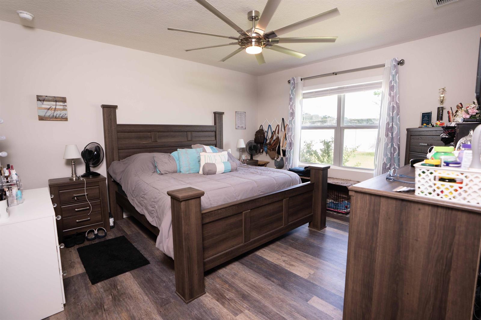 See details 8620 3 / 2 1672 sq. ft. $ 2026-09-03 0 Photo