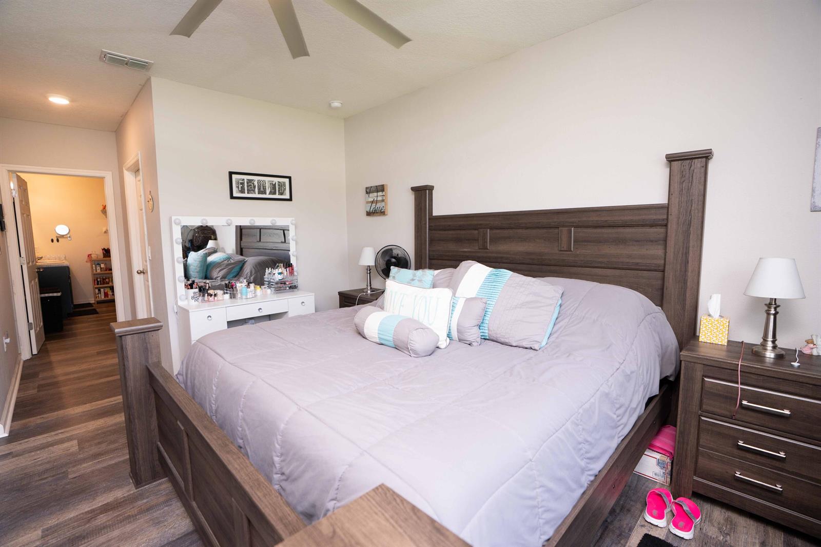See details 8620 3 / 2 1672 sq. ft. $ 2026-09-03 0 Photo
