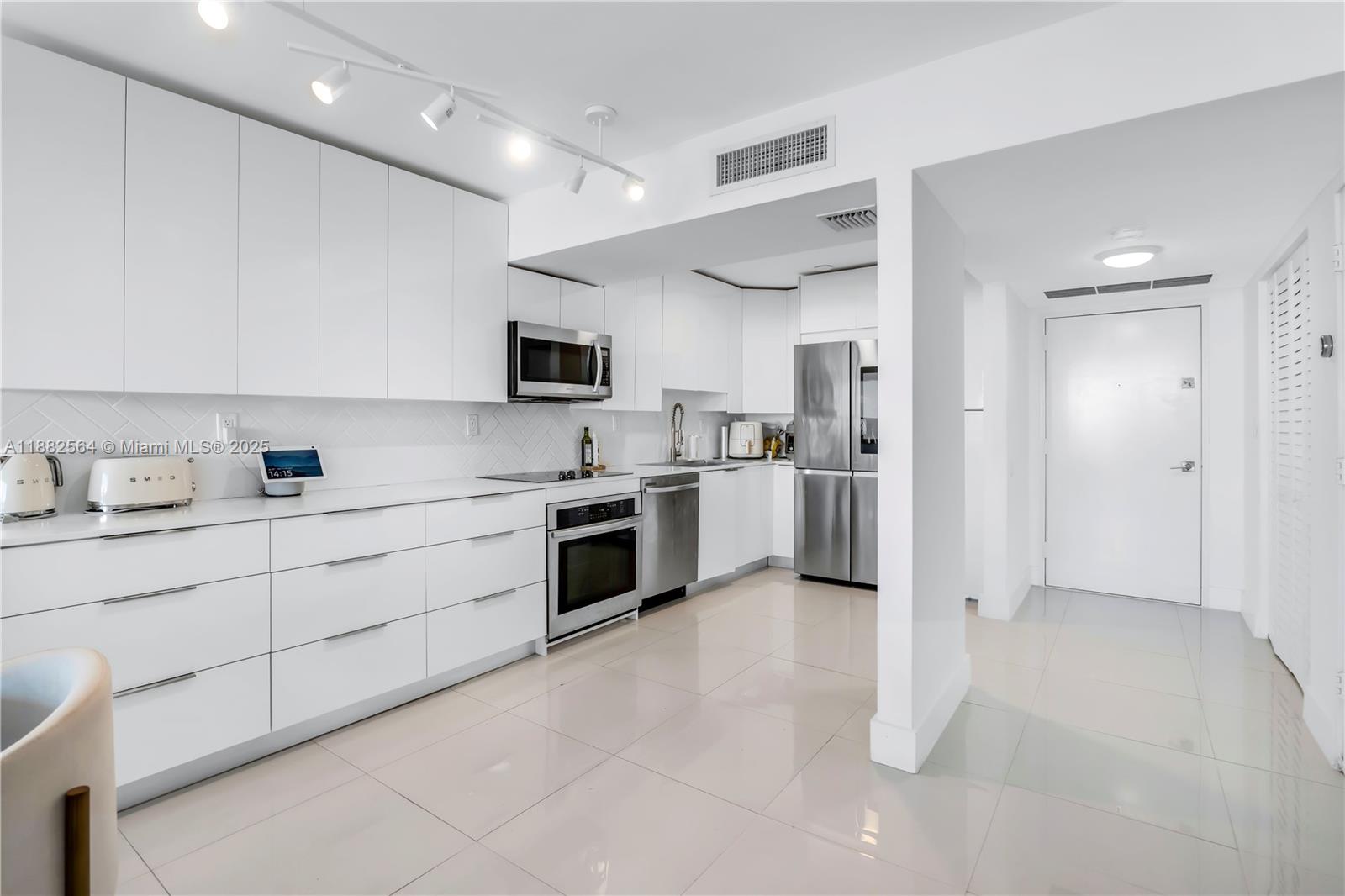 Photo of 3701 Country Club Dr  #1609, Aventura, Florida, 33180 - 