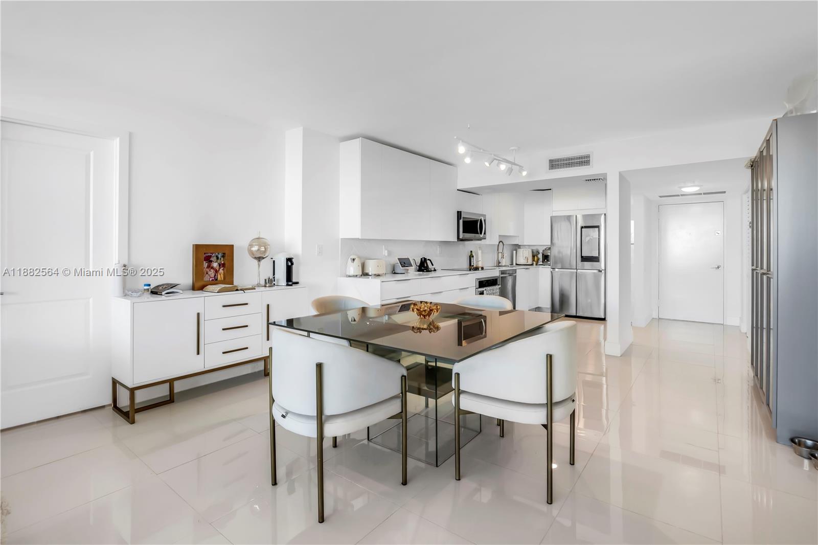 Photo of 3701 Country Club Dr  #1609, Aventura, Florida, 33180 - 