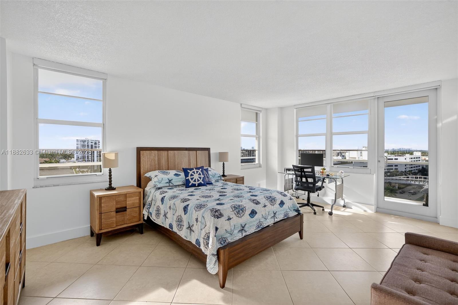 Photo of 3725 Ocean Dr  #1127, Hollywood, Florida, 33019 - 
