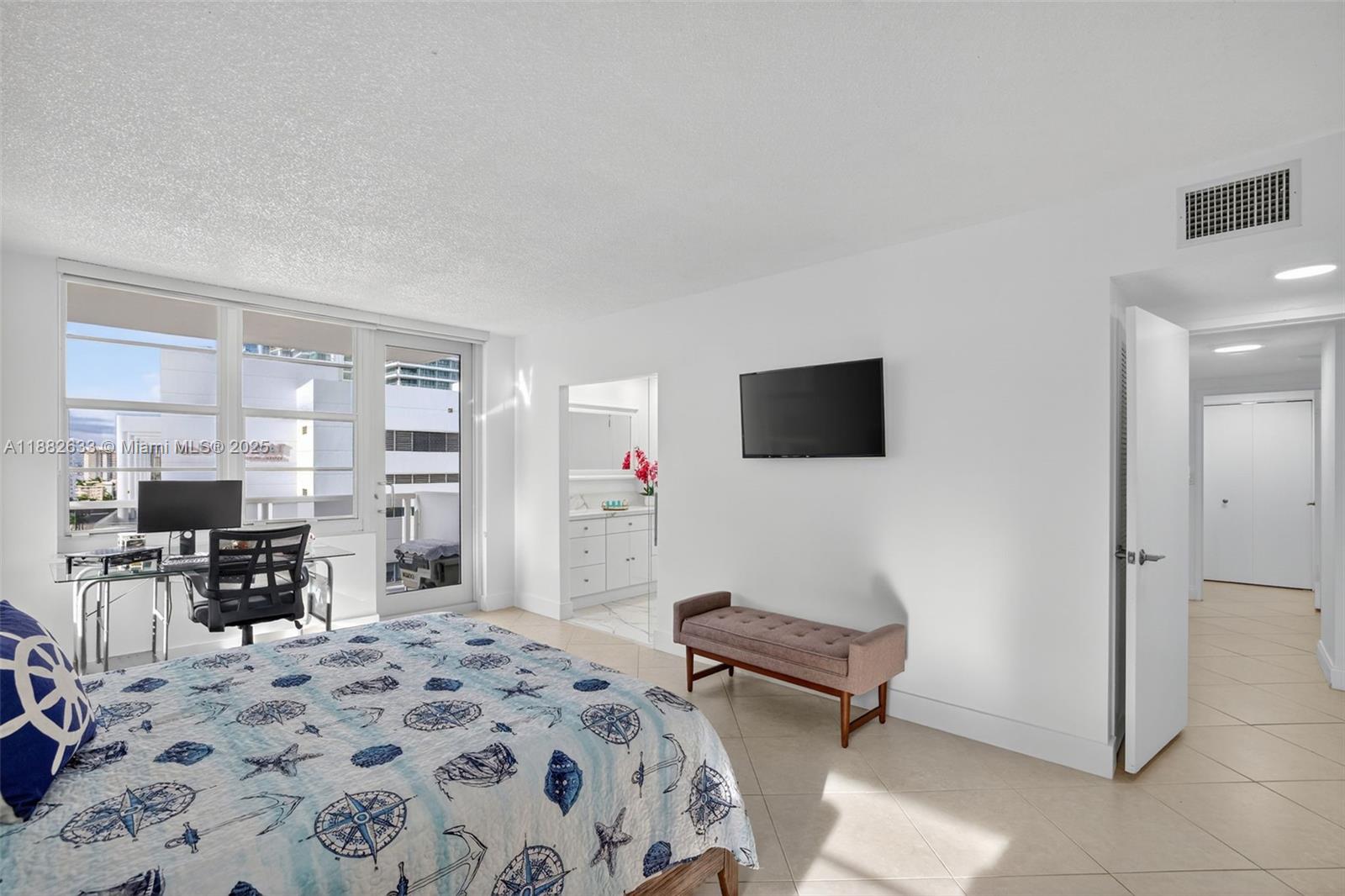 Photo of 3725 Ocean Dr  #1127, Hollywood, Florida, 33019 - 
