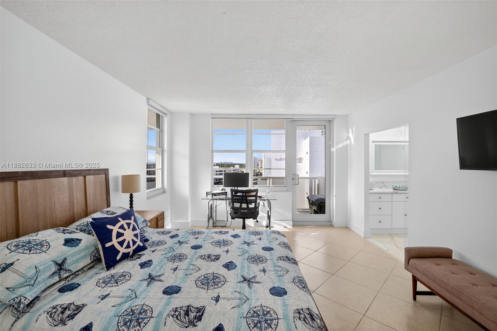 Photo of 3725 Ocean Dr  #1127, Hollywood, Florida, 33019 - 
