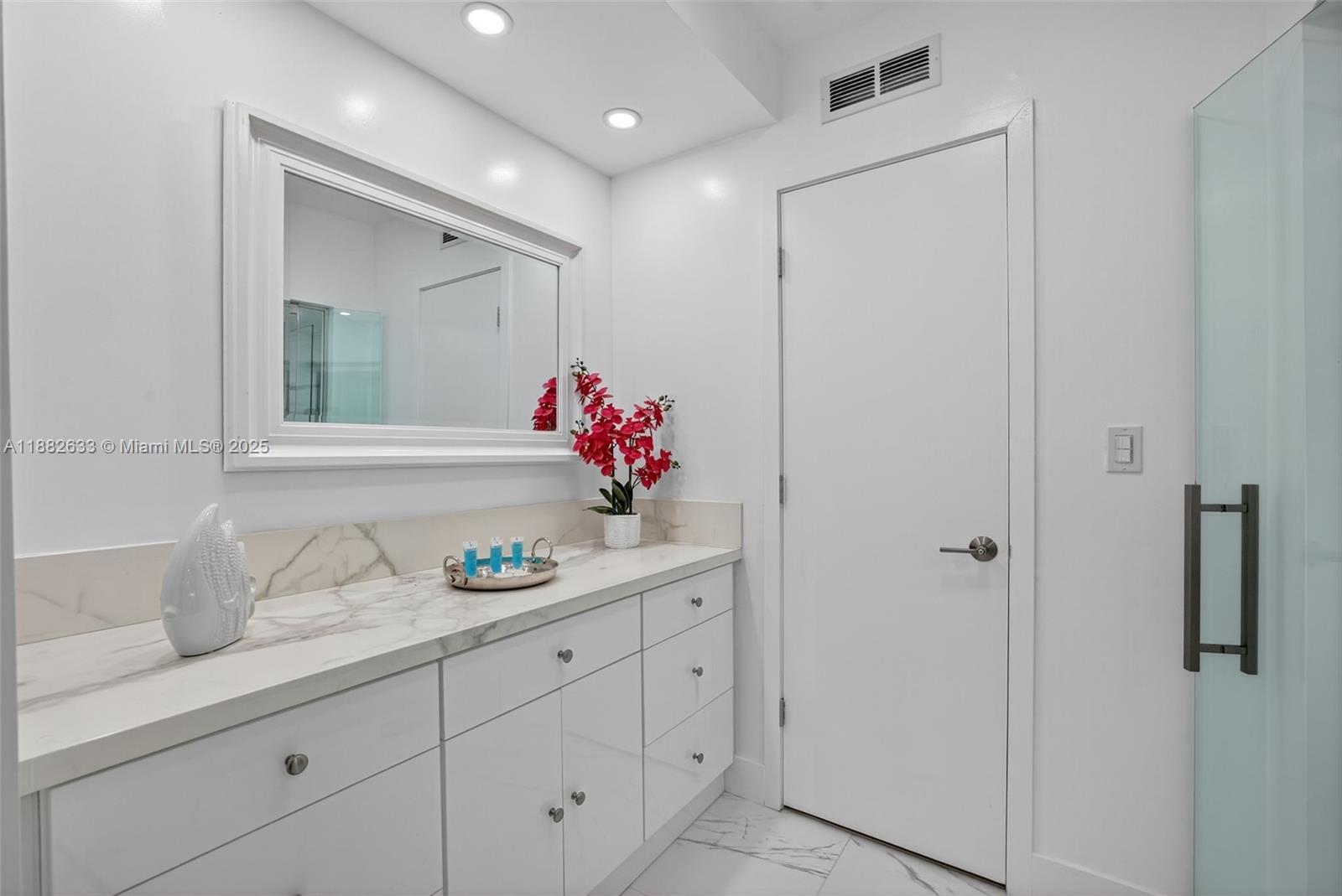 Photo of 3725 Ocean Dr  #1127, Hollywood, Florida, 33019 - 