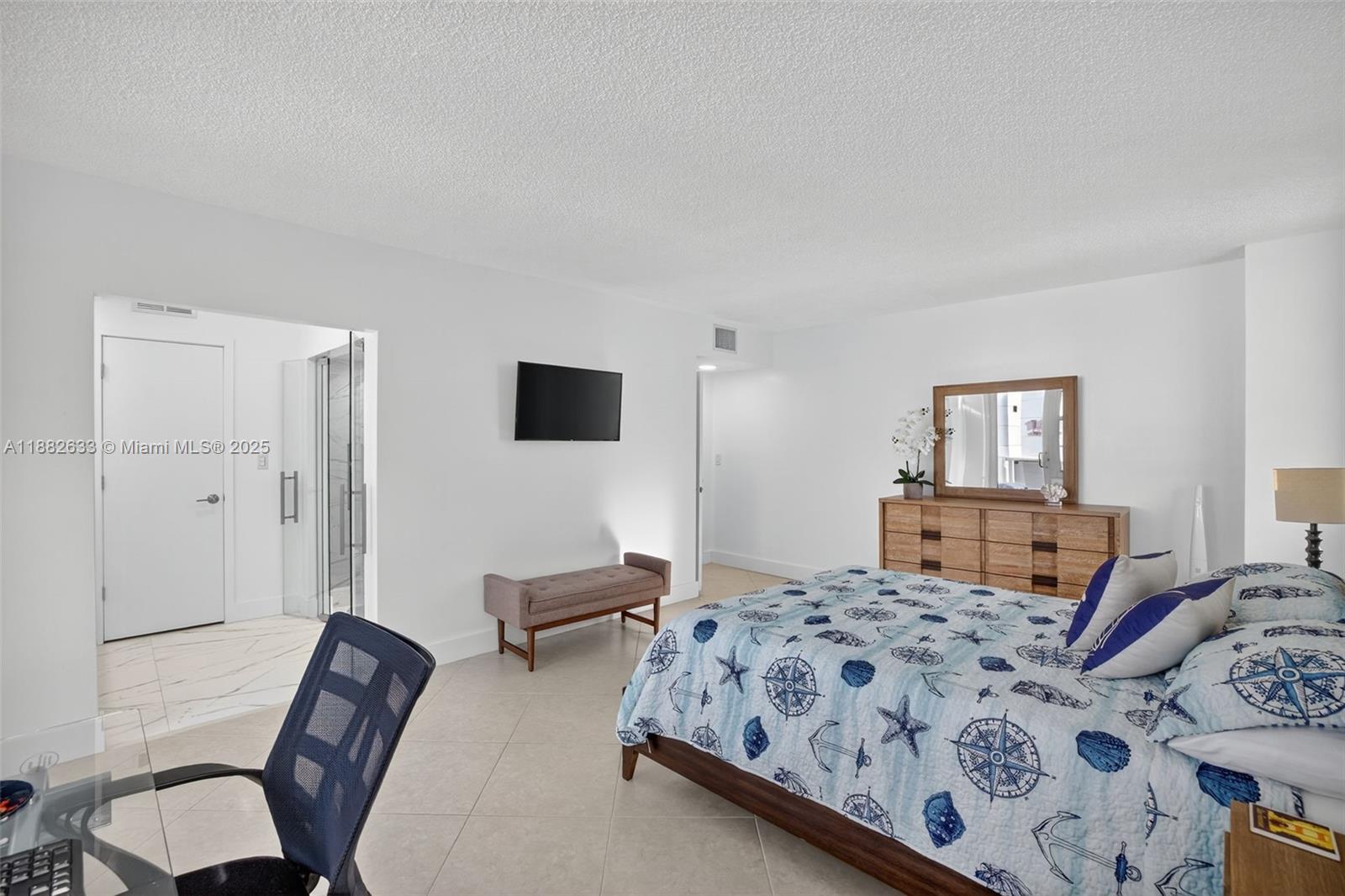 Photo of 3725 Ocean Dr  #1127, Hollywood, Florida, 33019 - 