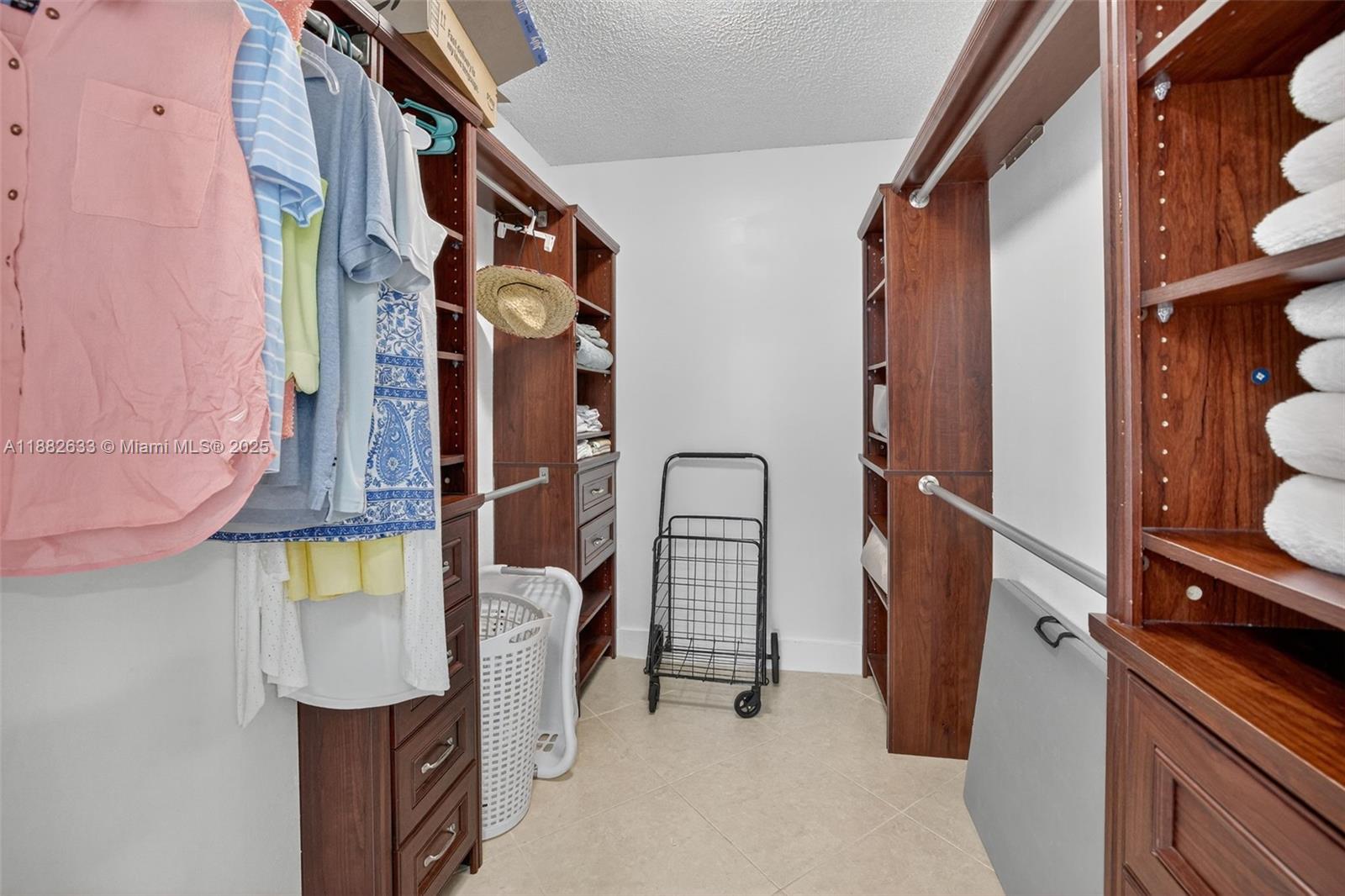 Photo of 3725 Ocean Dr  #1127, Hollywood, Florida, 33019 - 