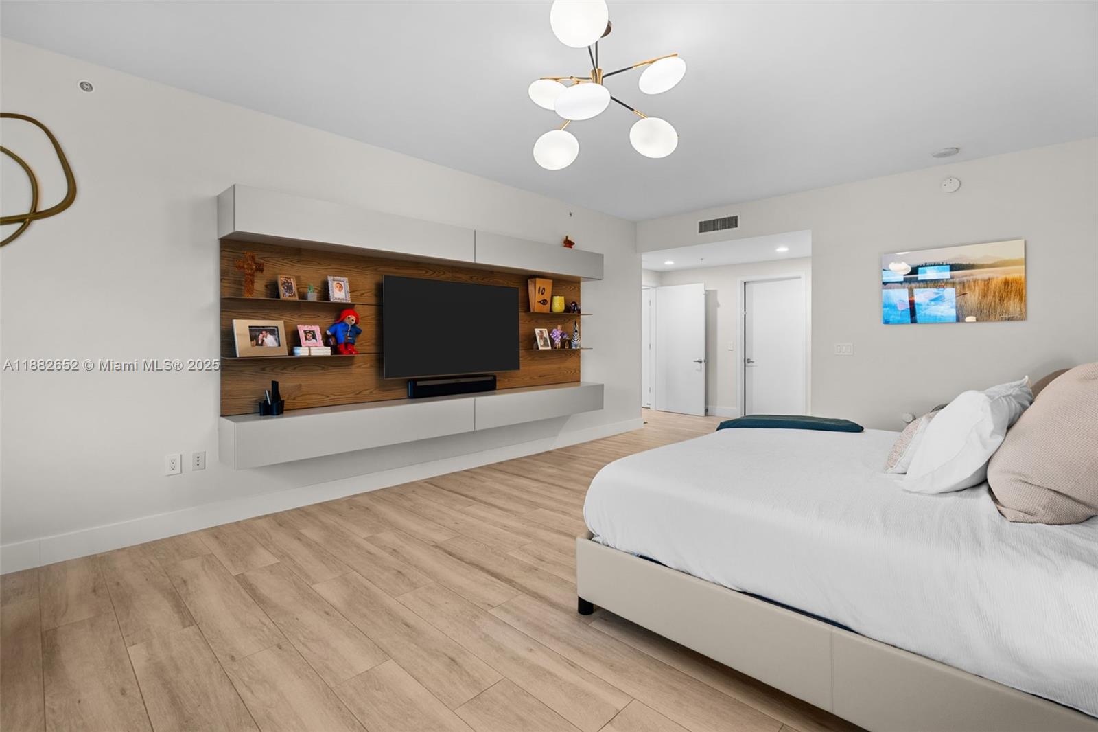 Photo of 17301 Biscayne Blvd  #1510, North Miami Beach, Florida, 33160 - 
