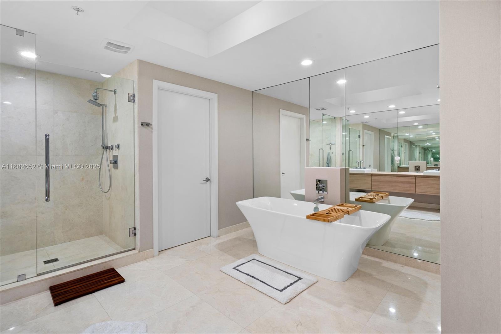 Photo of 17301 Biscayne Blvd  #1510, North Miami Beach, Florida, 33160 - 