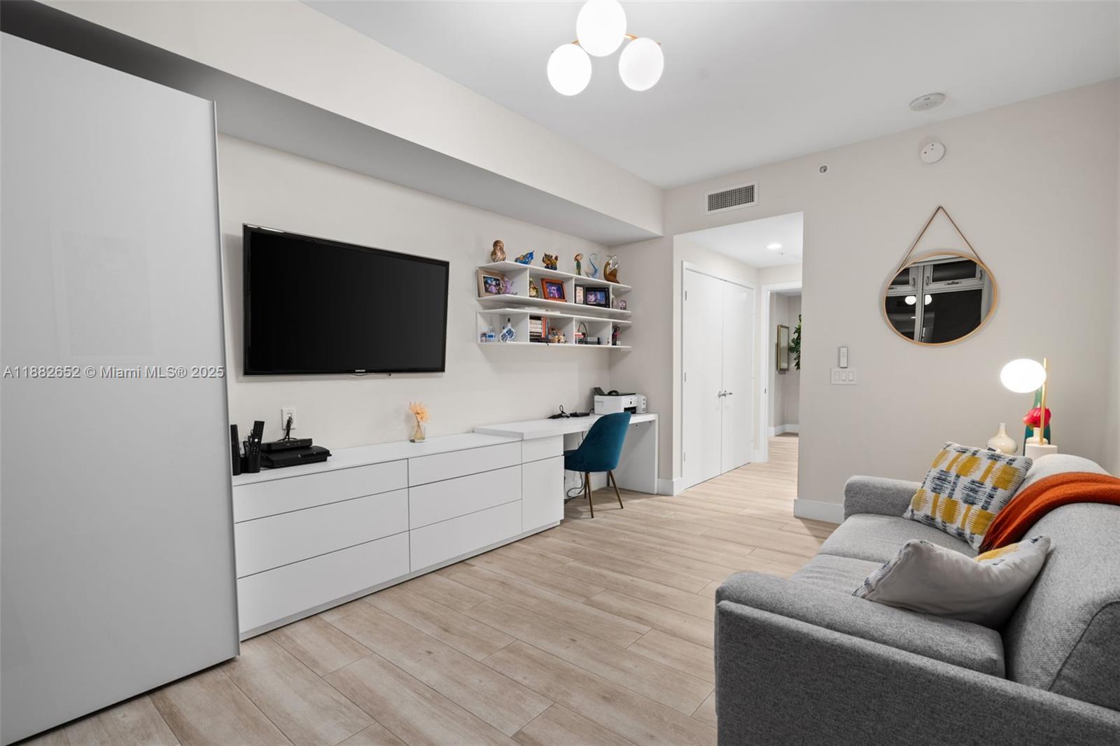 Photo of 17301 Biscayne Blvd  #1510, North Miami Beach, Florida, 33160 - 