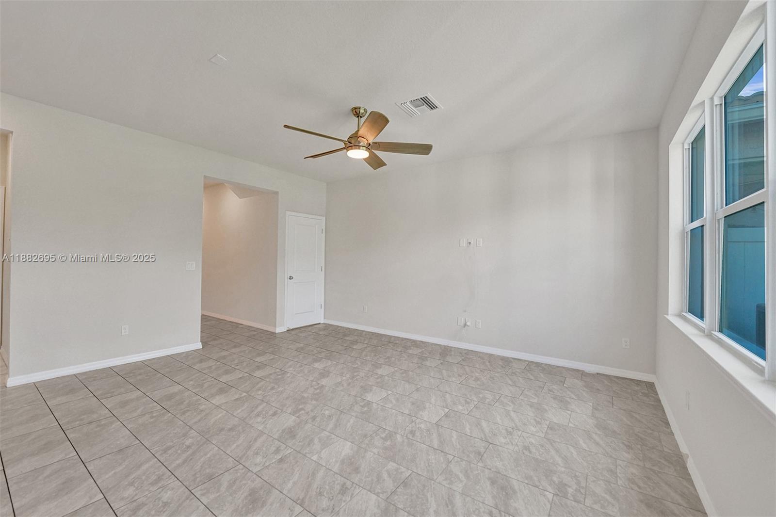 4764 3 / 3 1780 sq. ft. $ 2025-09-22 0 Photo