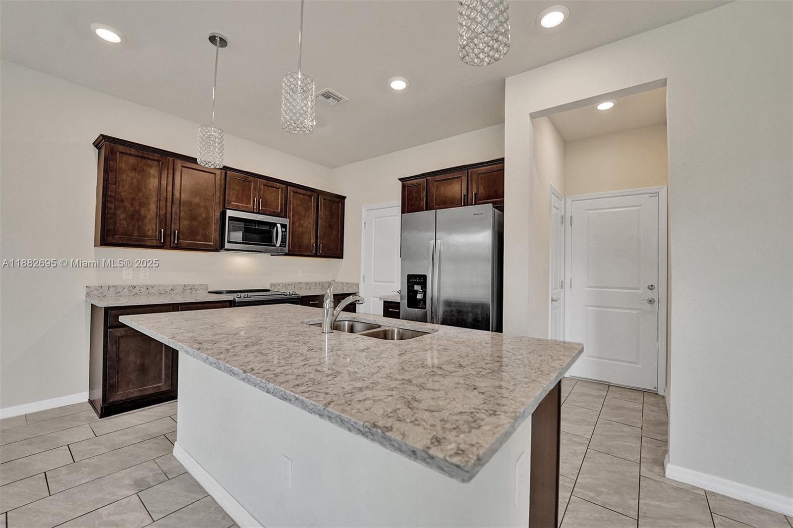 4764 3 / 3 1780 sq. ft. $ 2025-09-22 0 Photo