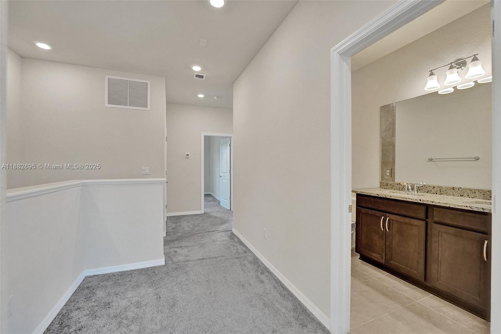 4764 3 / 3 1780 sq. ft. $ 2025-09-22 0 Photo
