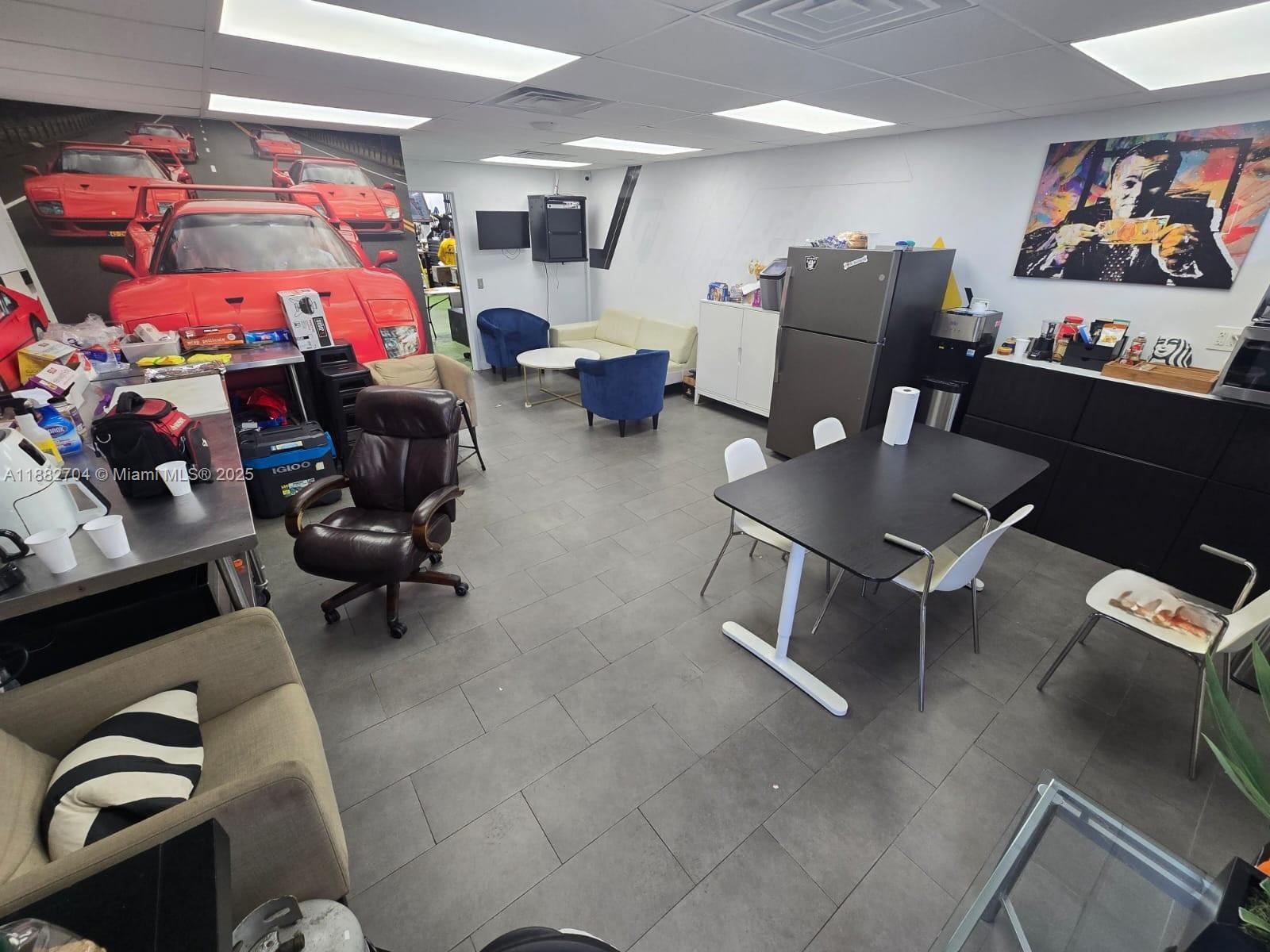 18B  /   sq. ft. $ 2025-09-22 0 Photo