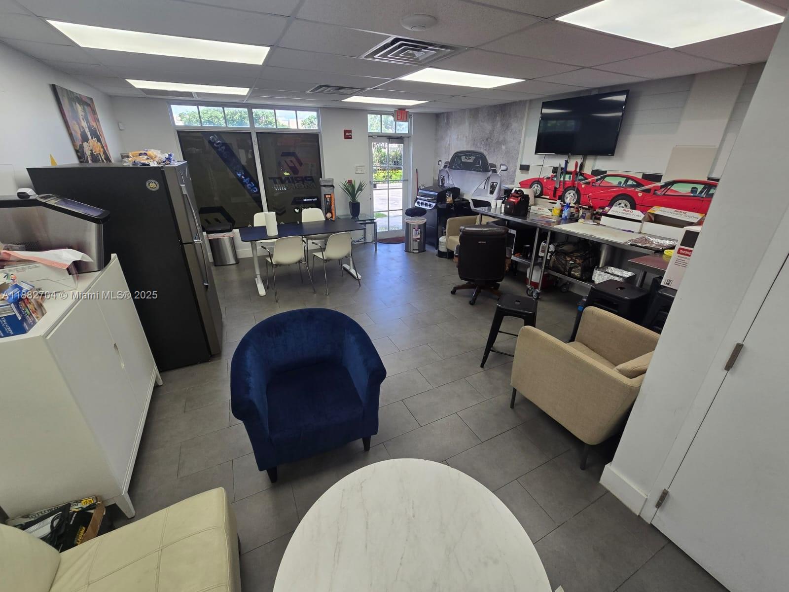 18B  /   sq. ft. $ 2025-09-22 0 Photo