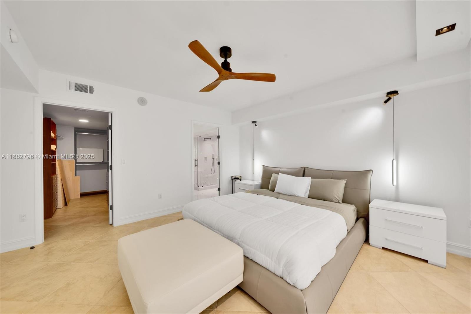 4704 3 / 3 1675 sq. ft. $ 2025-09-22 0 Photo