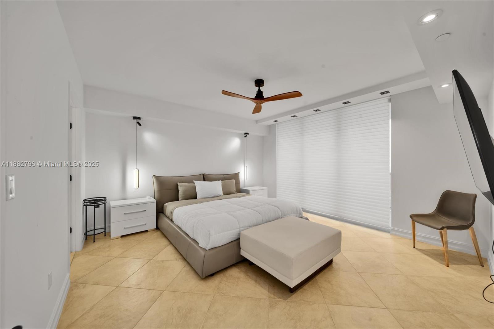 4704 3 / 3 1675 sq. ft. $ 2025-09-22 0 Photo