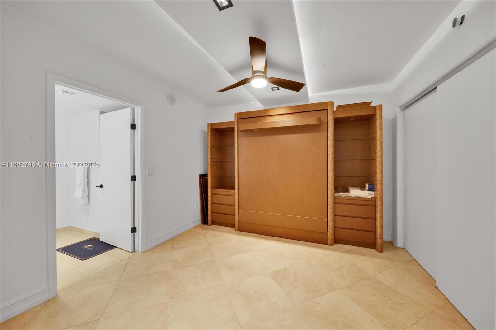 4704 3 / 3 1675 sq. ft. $ 2025-09-22 0 Photo