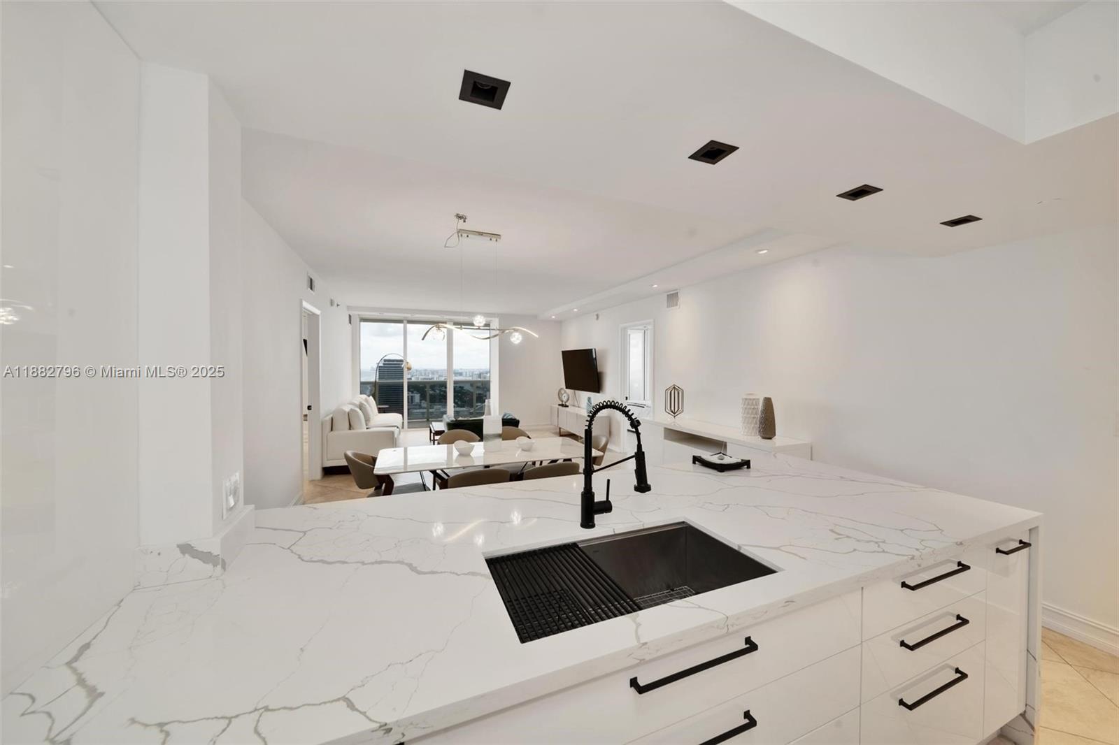 4704 3 / 3 1675 sq. ft. $ 2025-09-22 0 Photo