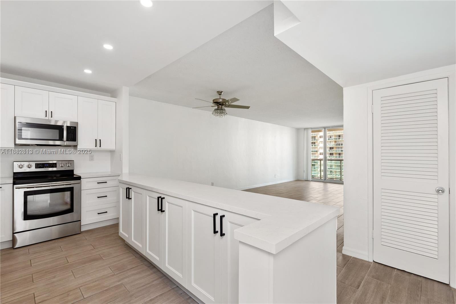 Photo of 19380 Collins Ave  #911, Sunny Isles Beach, Florida, 33160 - 