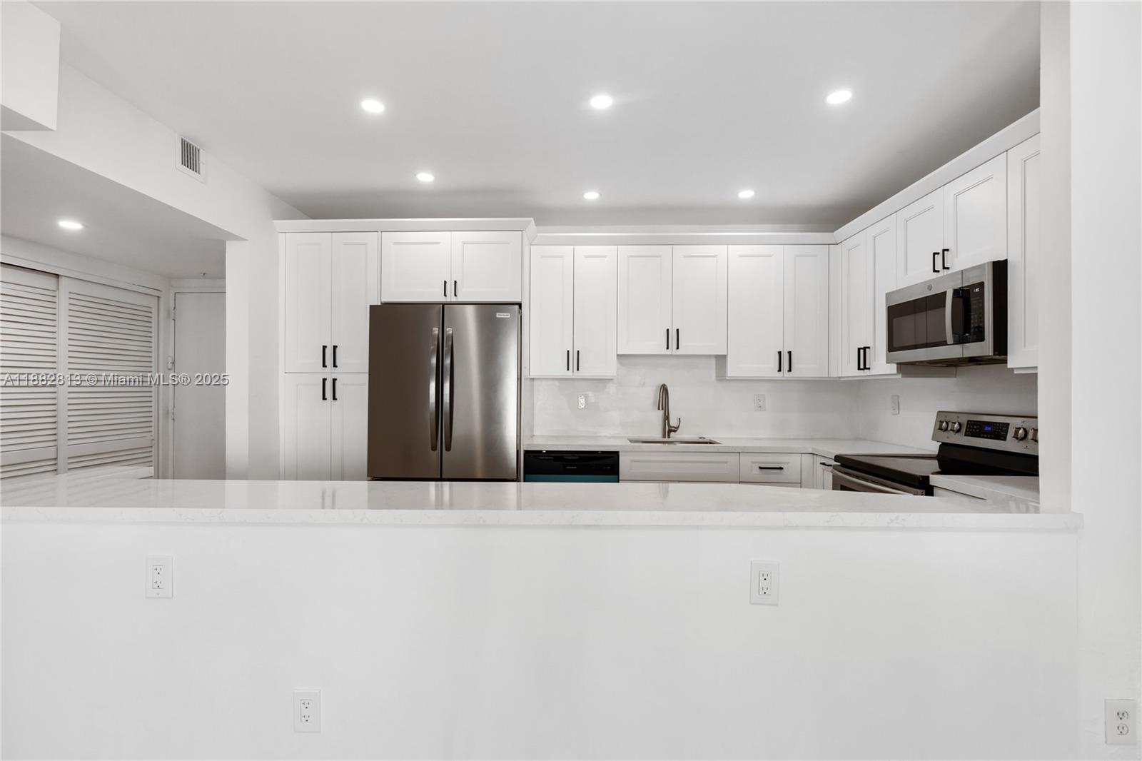 Photo of 19380 Collins Ave  #911, Sunny Isles Beach, Florida, 33160 - 