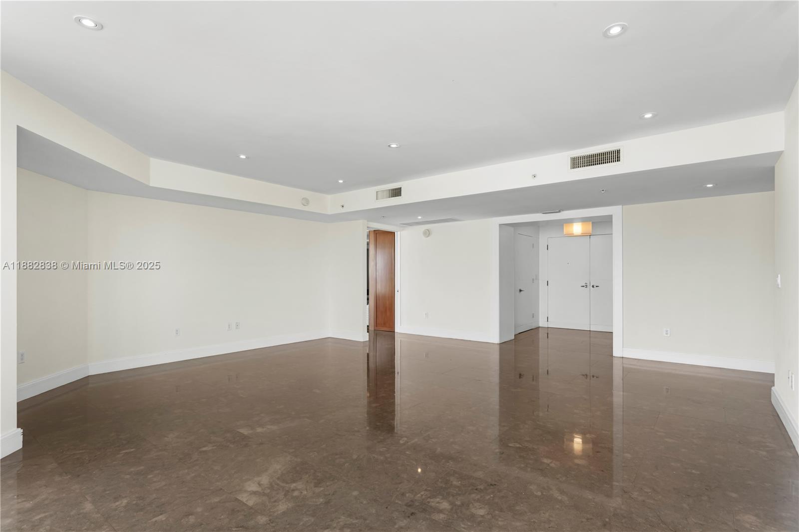 5301 3 / 4 3016 sq. ft. $ 2025-09-22 0 foto