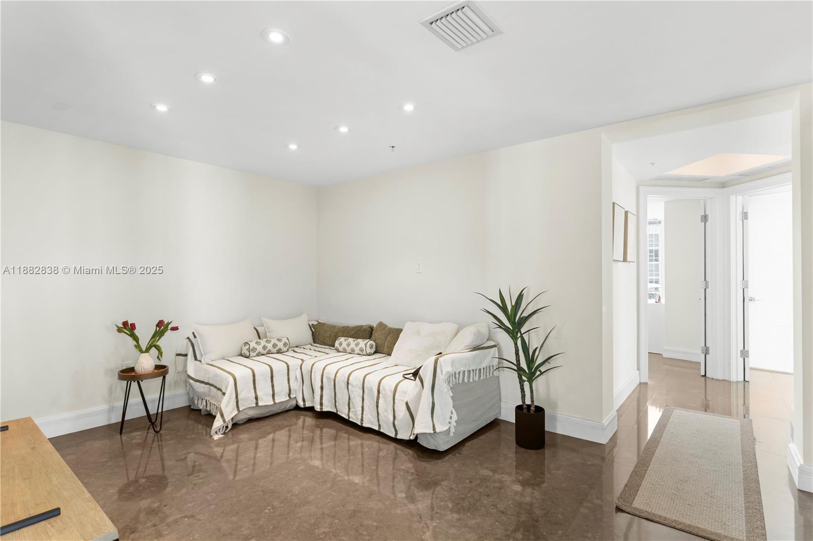 5301 3 / 4 3016 sq. ft. $ 2025-09-22 0 foto