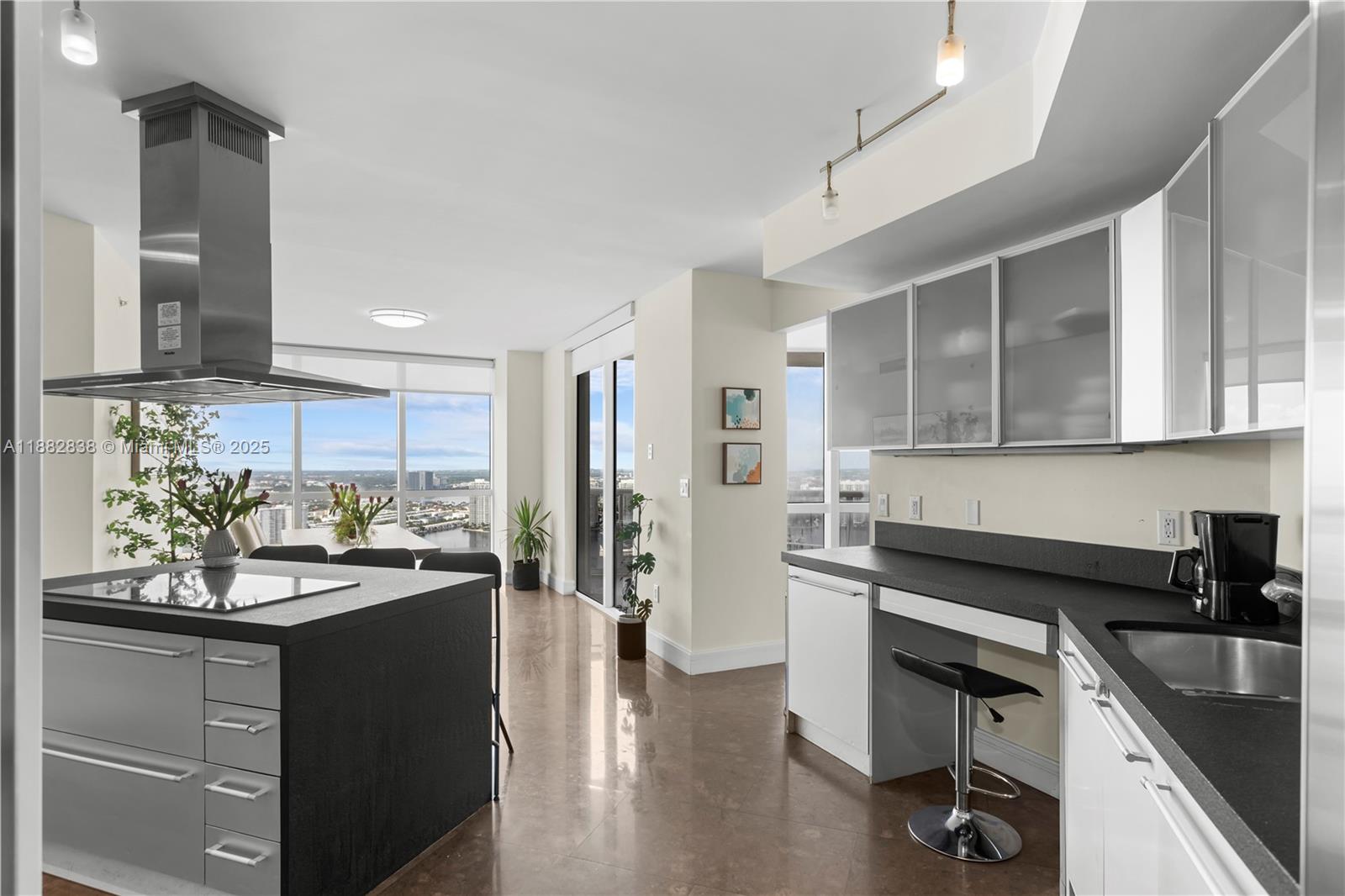5301 3 / 4 3016 sq. ft. $ 2025-09-22 0 foto