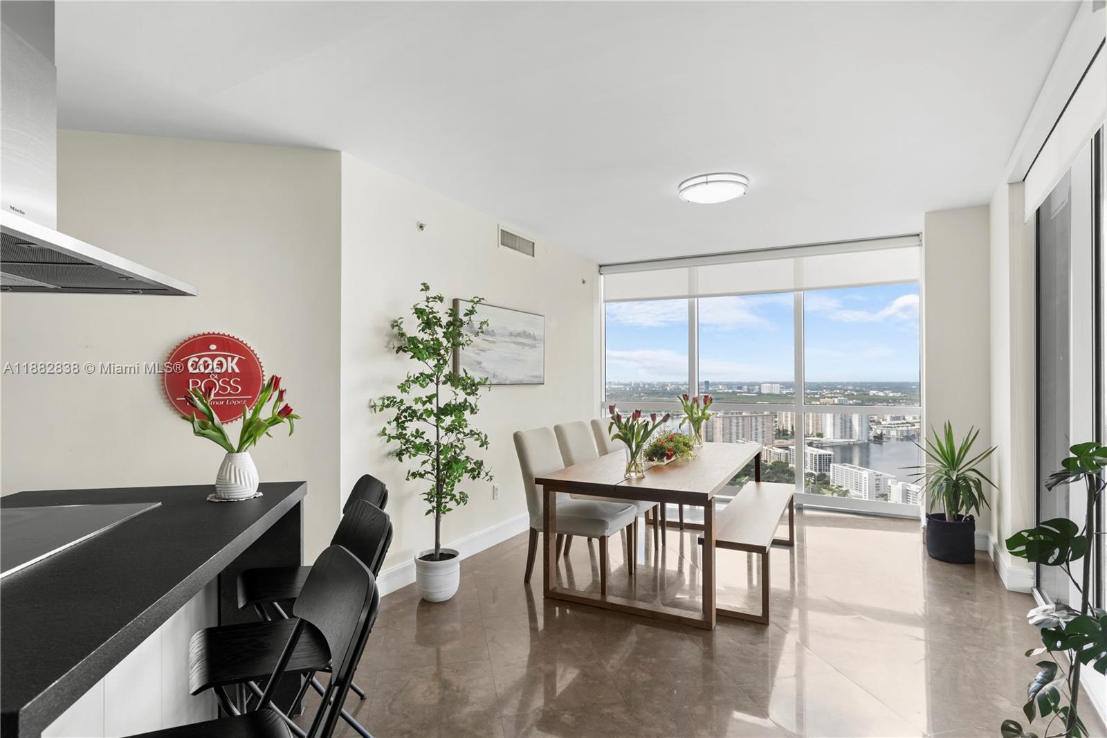 5301 3 / 4 3016 sq. ft. $ 2025-09-22 0 foto