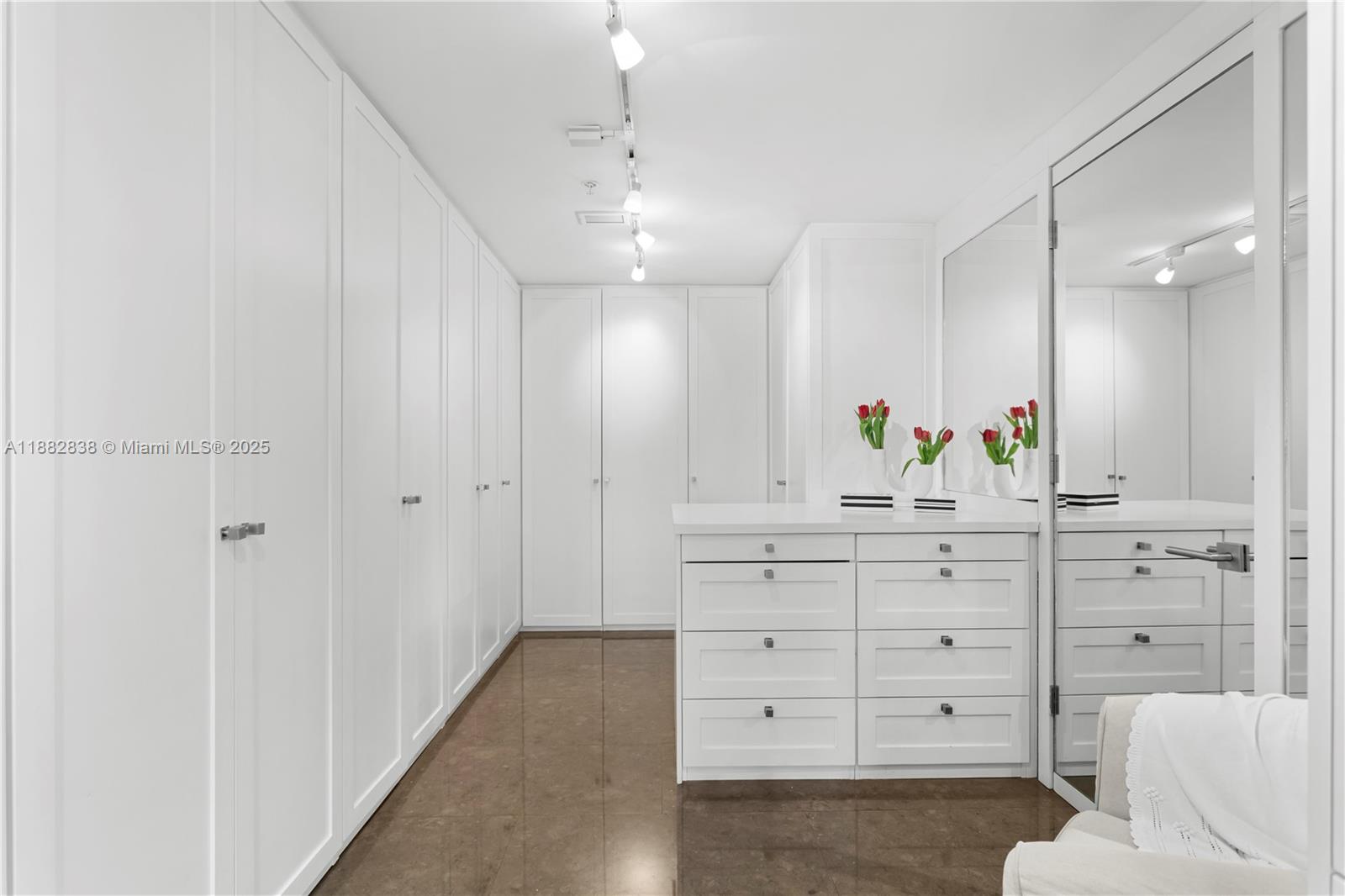 5301 3 / 4 3016 sq. ft. $ 2025-09-22 0 foto