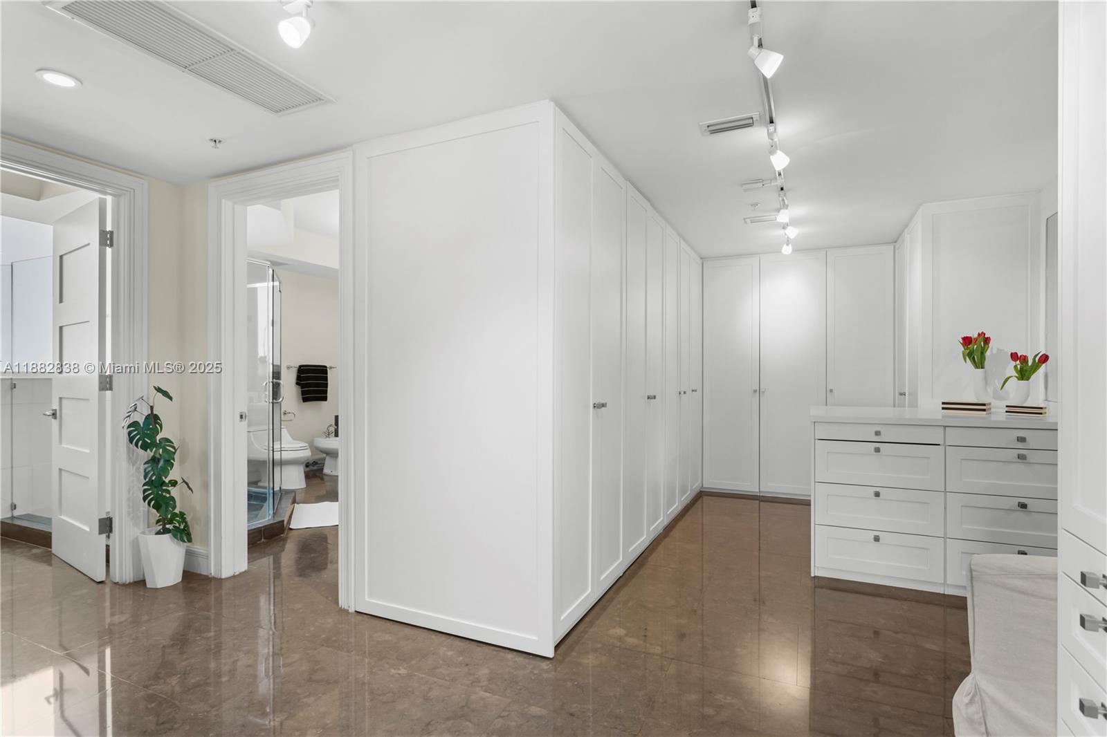 5301 3 / 4 3016 sq. ft. $ 2025-09-22 0 foto