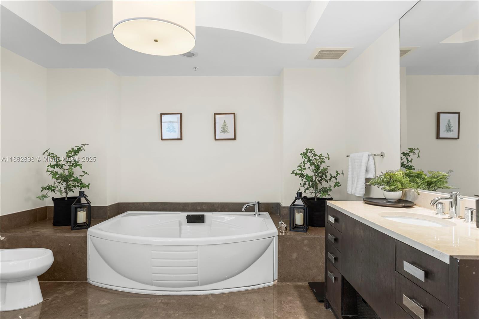 5301 3 / 4 3016 sq. ft. $ 2025-09-22 0 foto
