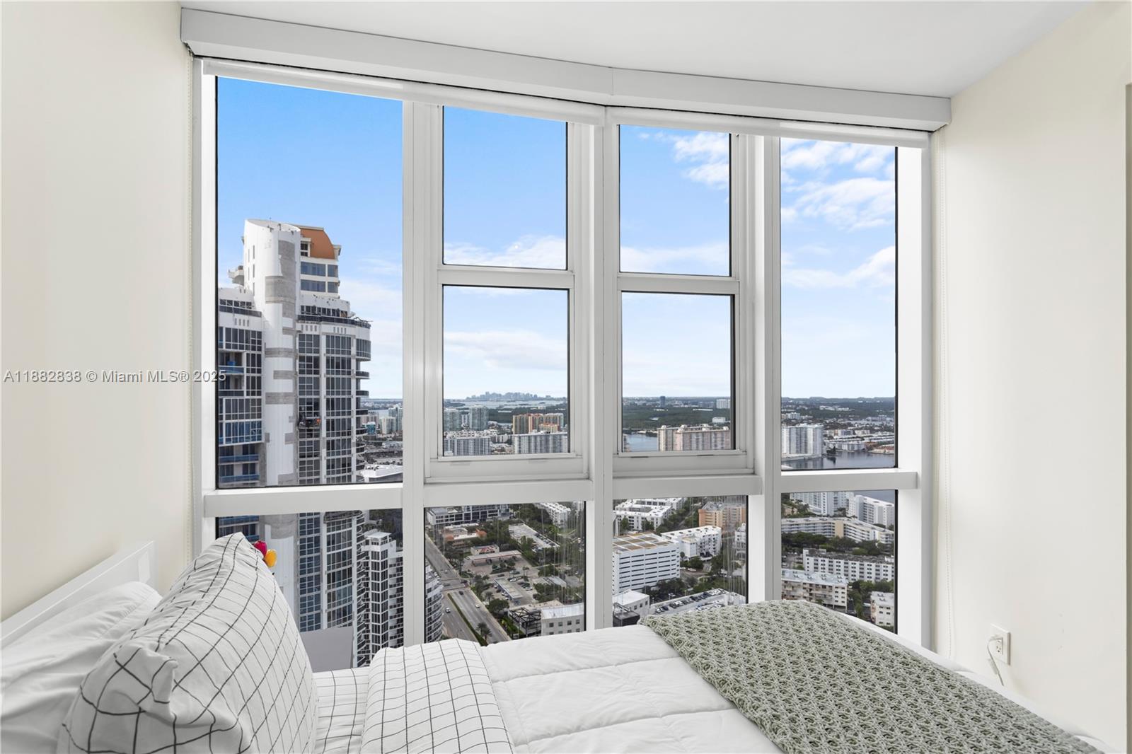 5301 3 / 4 3016 sq. ft. $ 2025-09-22 0 foto
