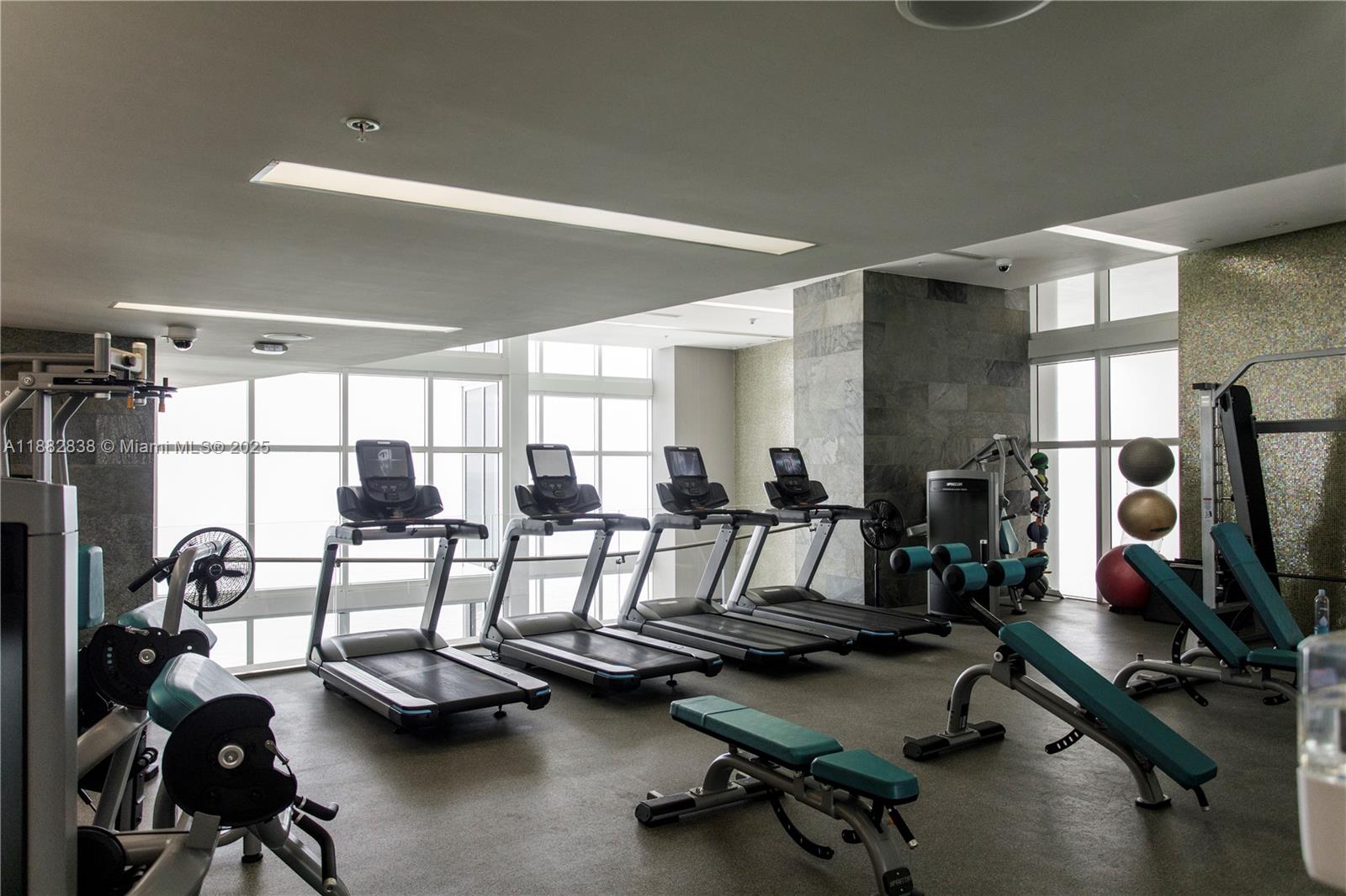 5301 3 / 4 3016 sq. ft. $ 2025-09-22 0 foto