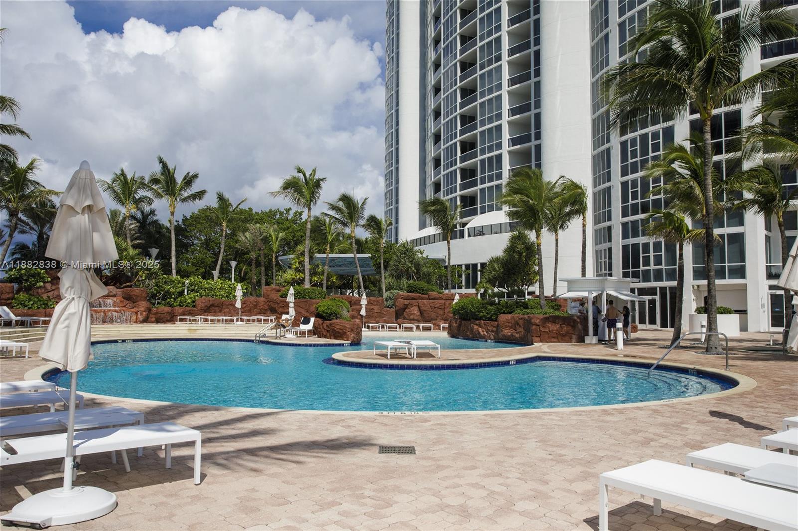 5301 3 / 4 3016 sq. ft. $ 2025-09-22 0 foto