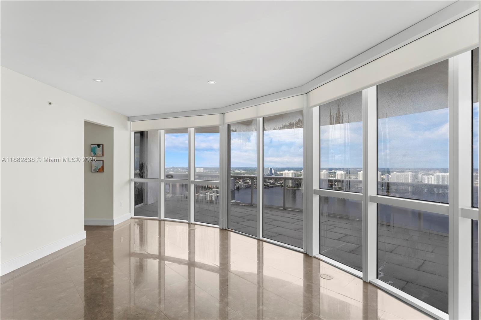 5301 3 / 4 3016 sq. ft. $ 2025-09-22 0 foto