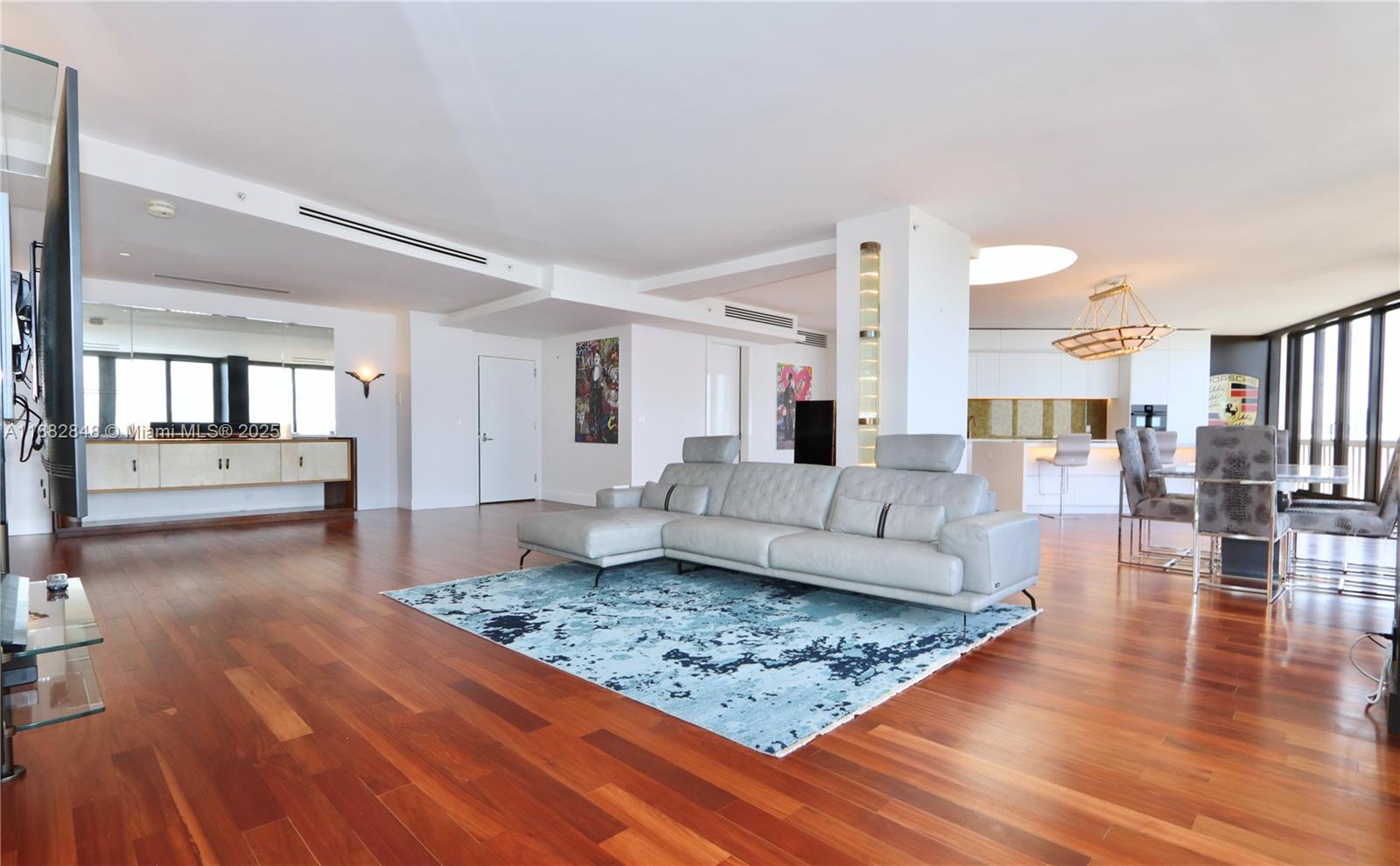 PH2 1 / 2  sq. ft. $ 2025-09-22 0 Photo