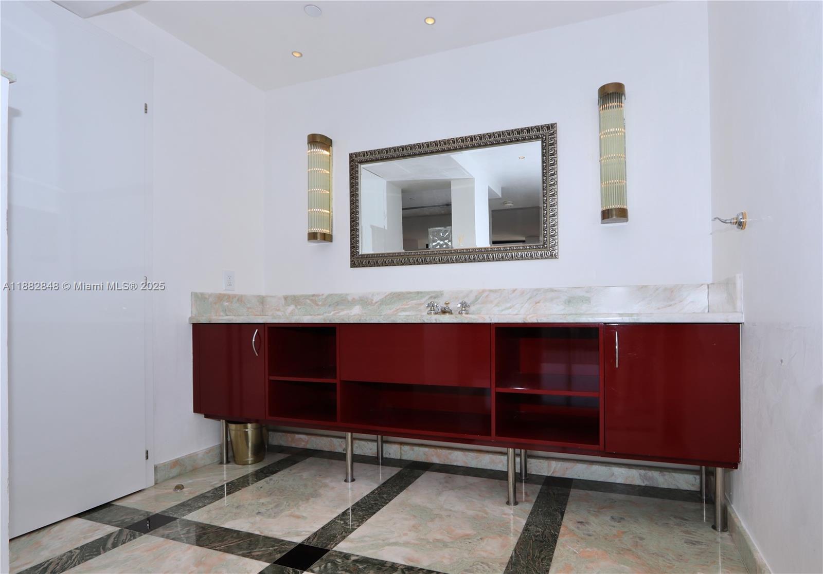 PH2 1 / 2  sq. ft. $ 2025-09-22 0 Photo