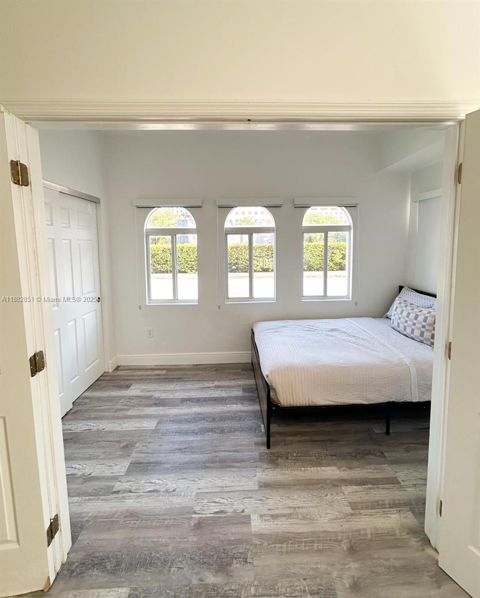   /  3420 sq. ft. $ 2025-09-22 0 foto