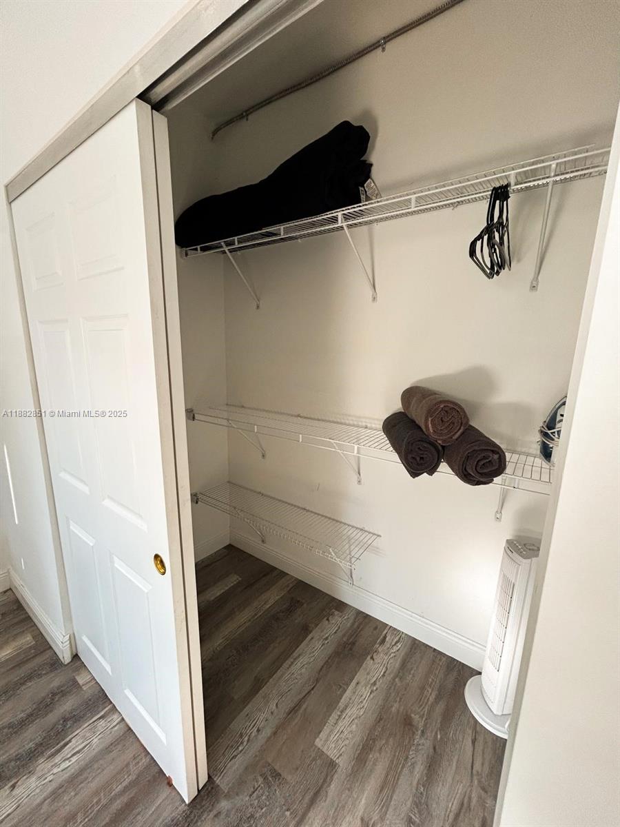   /  3420 sq. ft. $ 2025-09-22 0 foto