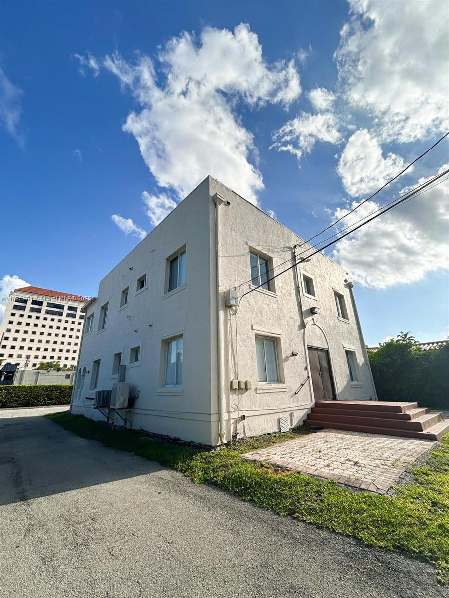   /  3420 sq. ft. $ 2025-09-22 0 foto