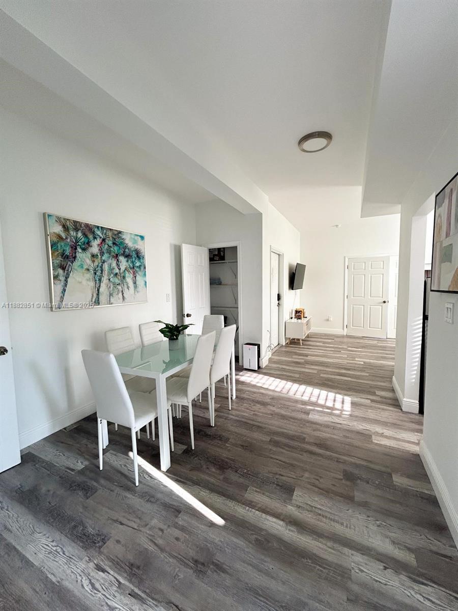   /  3420 sq. ft. $ 2025-09-22 0 foto
