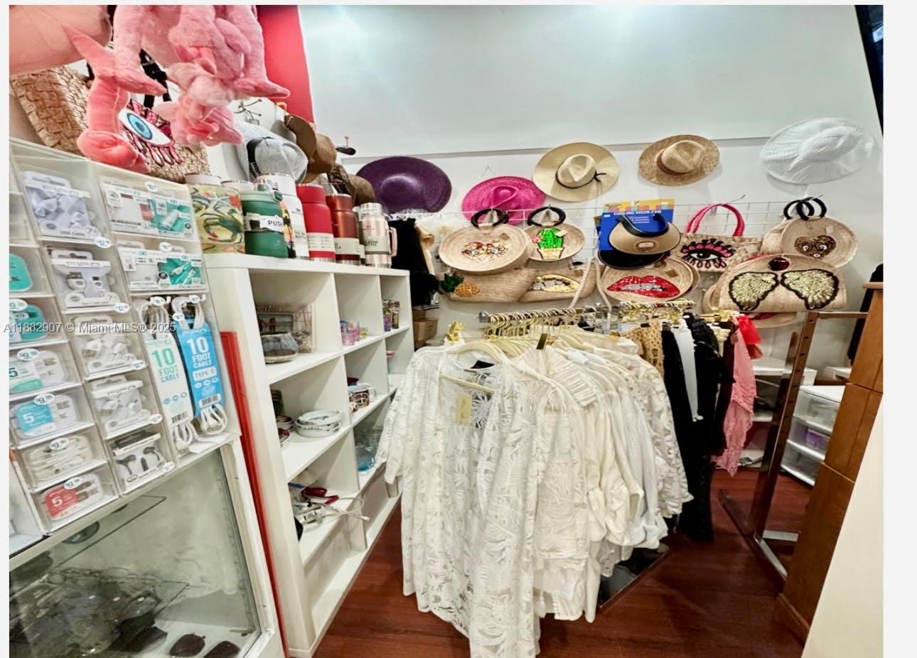 See details / sq. ft. $ 2025-09-22 0 Photo