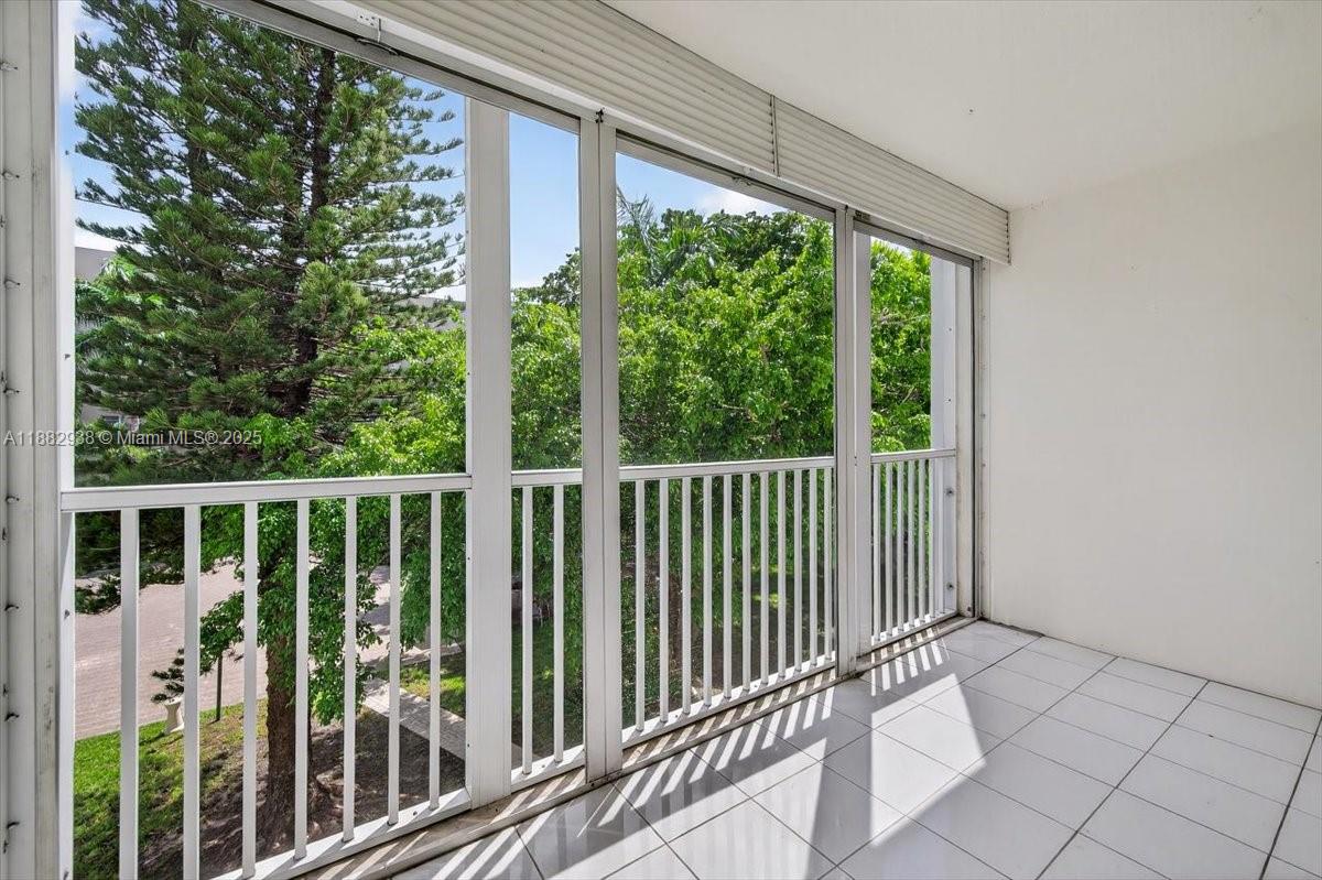 Photo of 1000 12th Ave #304, Hallandale Beach, Florida, 33009 -