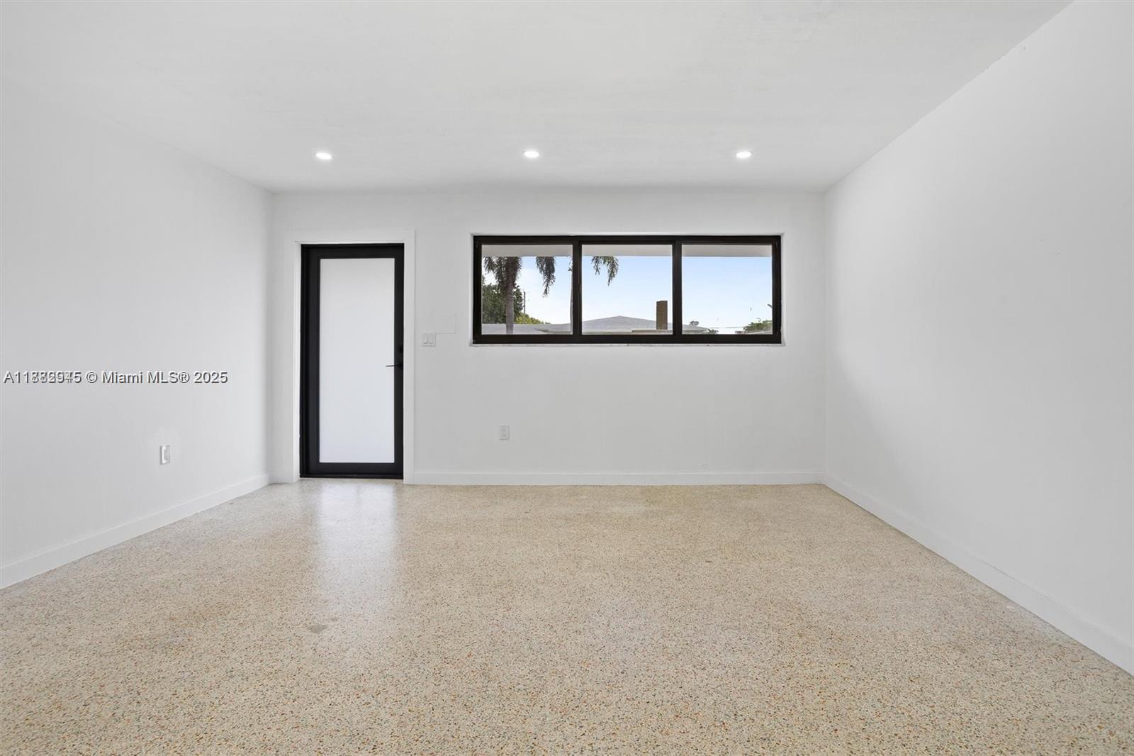   /  2106 sq. ft. $ 2025-09-22 0 Photo