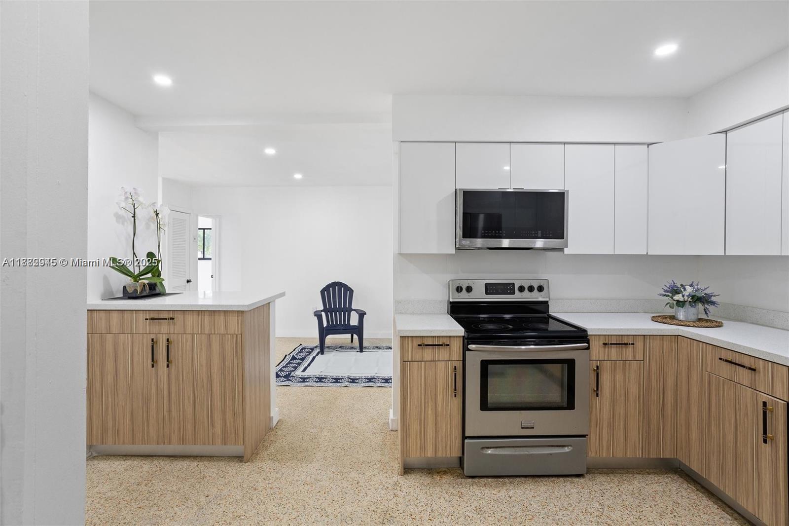   /  2106 sq. ft. $ 2025-09-22 0 Photo