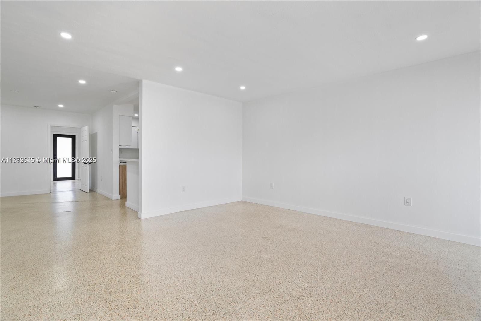   /  2106 sq. ft. $ 2025-09-22 0 Photo