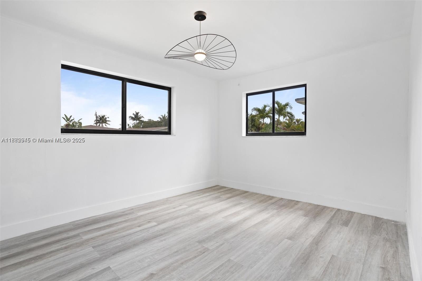   /  2106 sq. ft. $ 2025-09-22 0 Photo