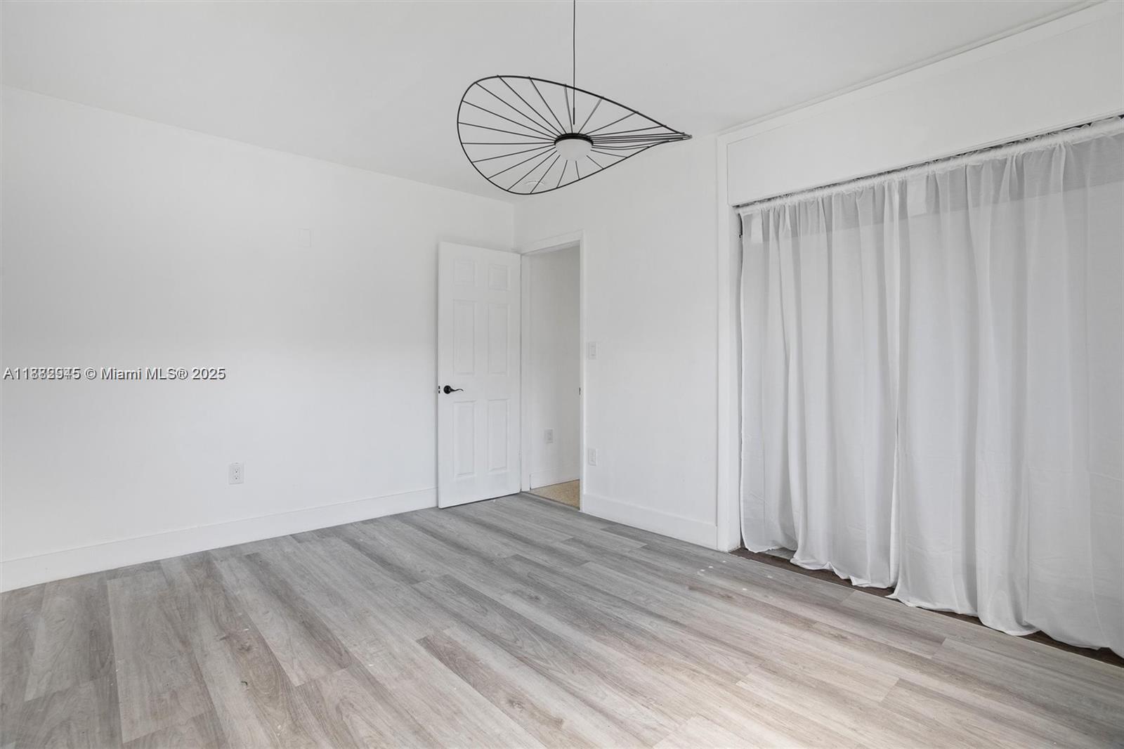  /  2106 sq. ft. $ 2025-09-22 0 Photo