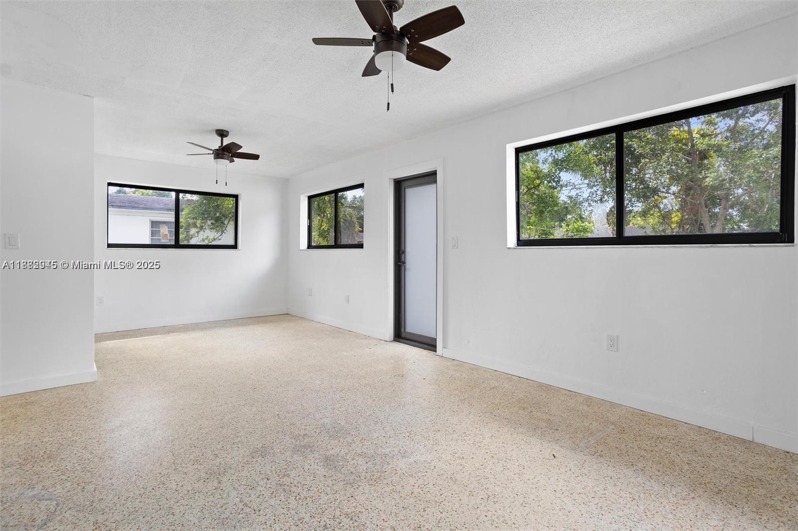   /  2106 sq. ft. $ 2025-09-22 0 Photo