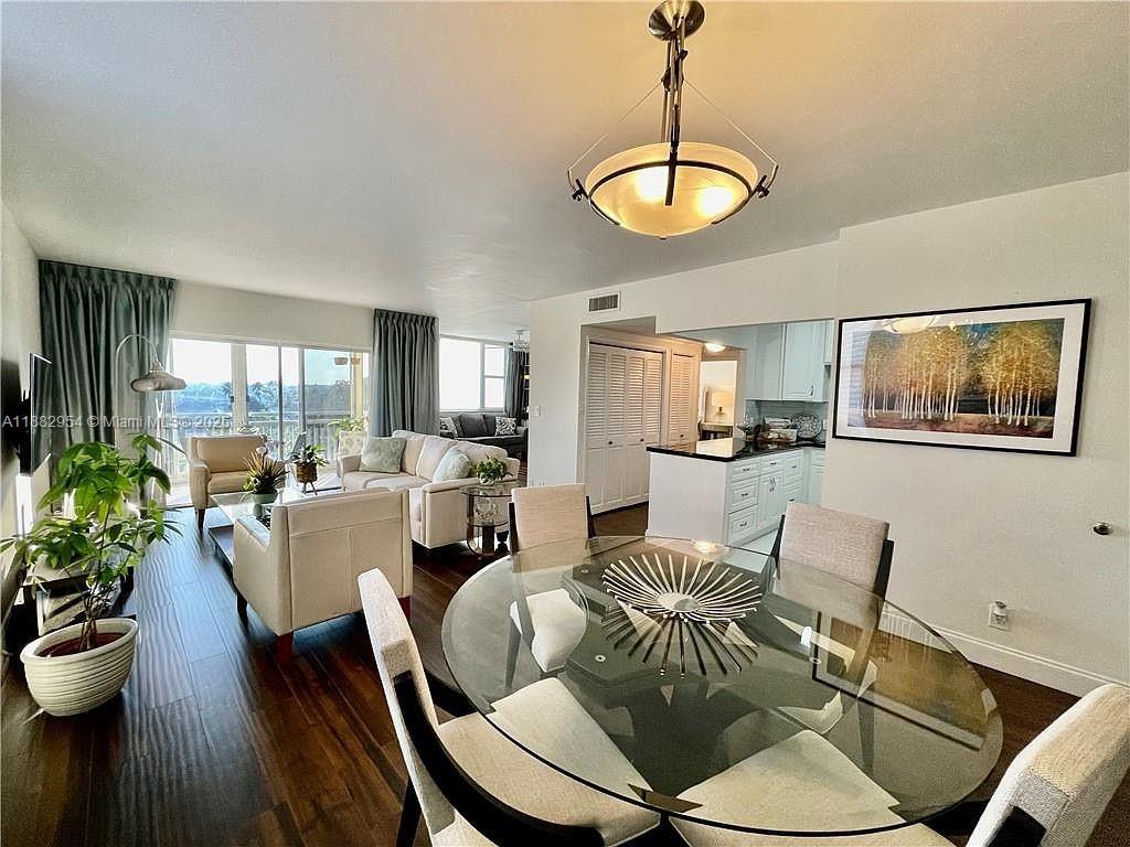 601B 2 / 2 1132 sq. ft. $ 2025-09-22 0 Photo